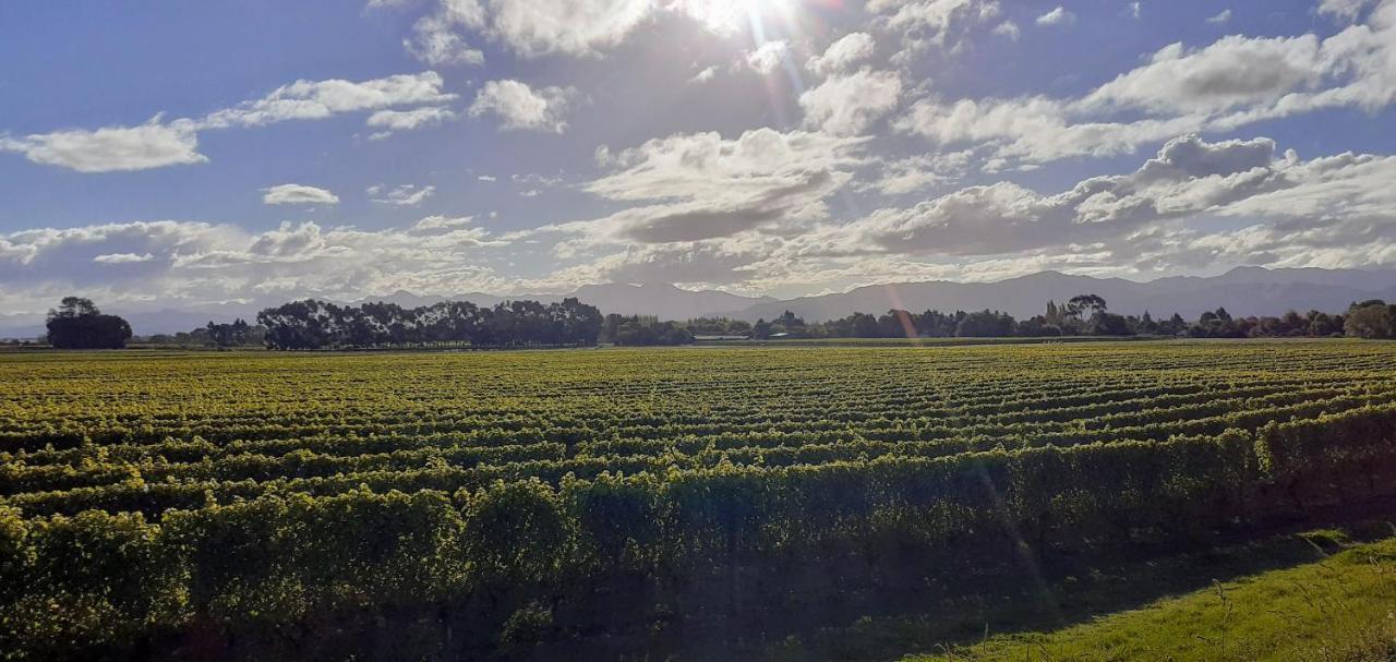Te Waiharakeke Holiday Home Blenheim Luaran gambar